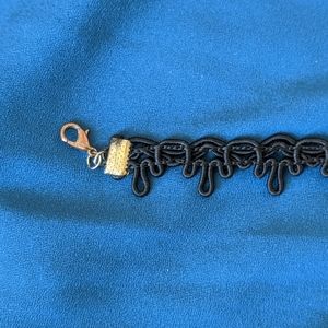 Black lace choker